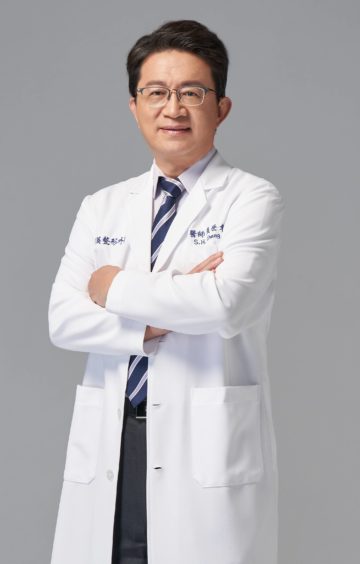 拉皮手術_張世幸醫師袍照01 拉皮手術_張世幸醫師袍照01